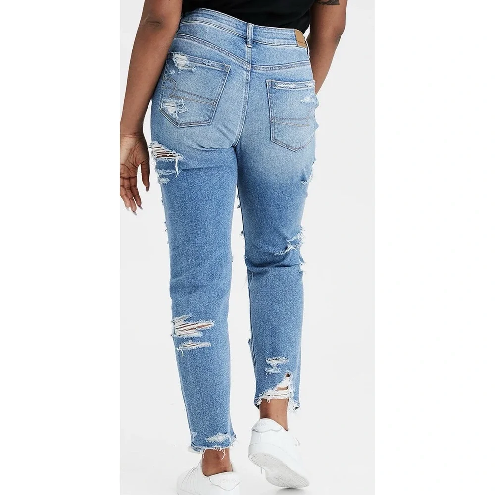 American Eagle AE High-Waisted Destroyed Shredded Mom Jeans - Medium Wash Size 2